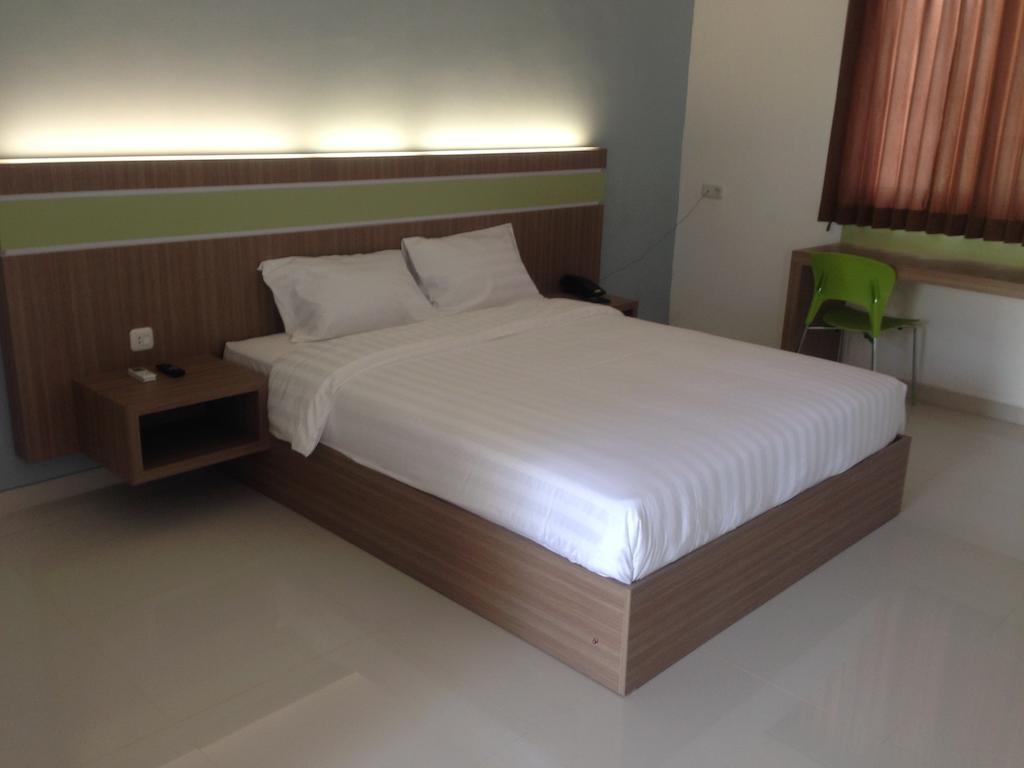 Rumah Cassa Guest House Surabaya Room photo